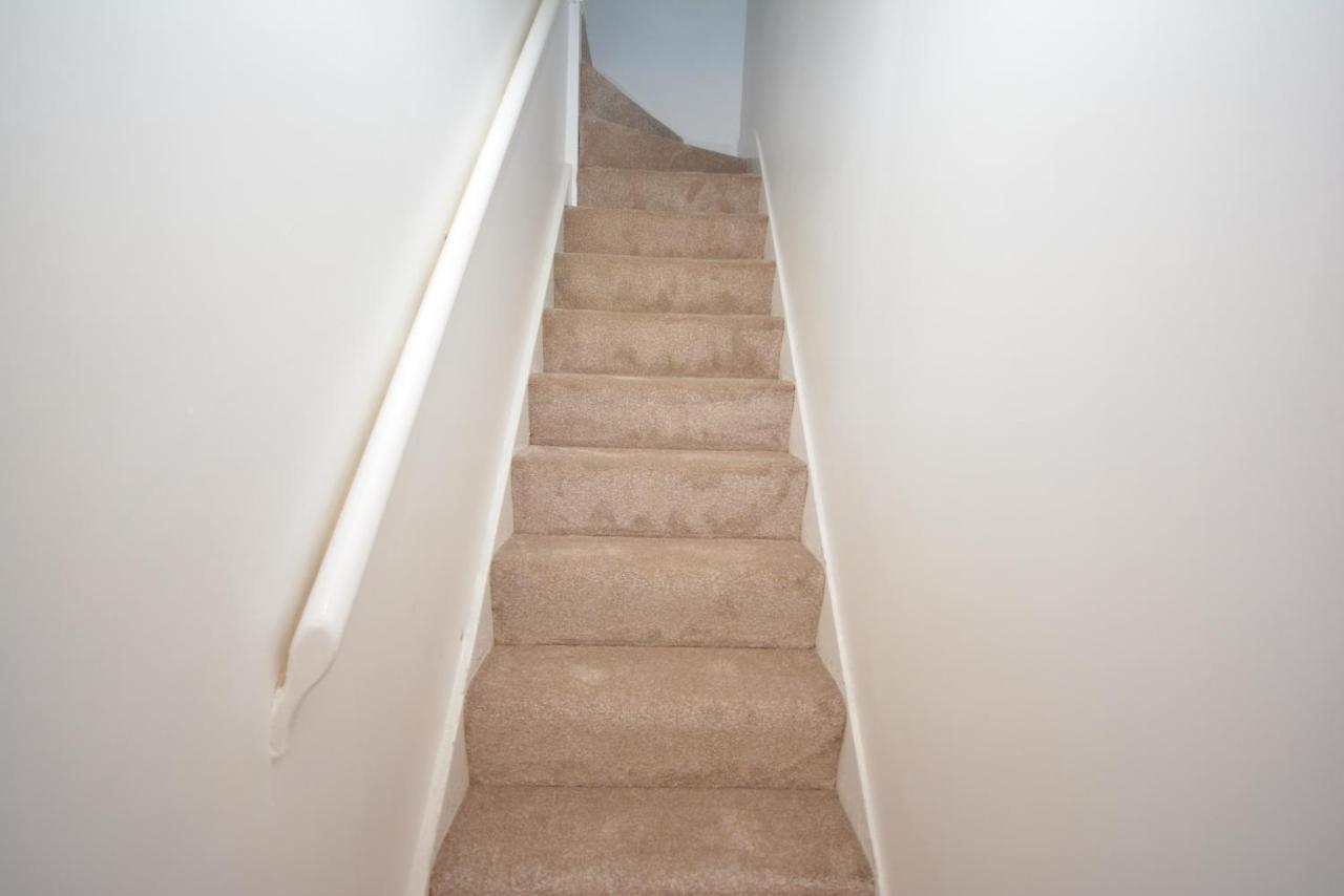 London Luxury 5 Bedroom House 2 Min Walk To The Tube Station Dagenham Eksteriør billede