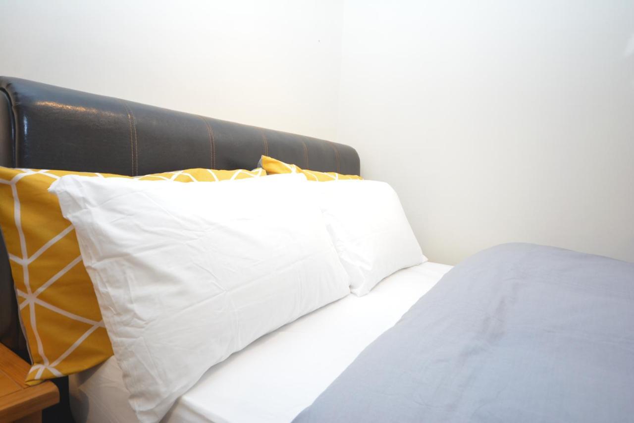 London Luxury 5 Bedroom House 2 Min Walk To The Tube Station Dagenham Eksteriør billede