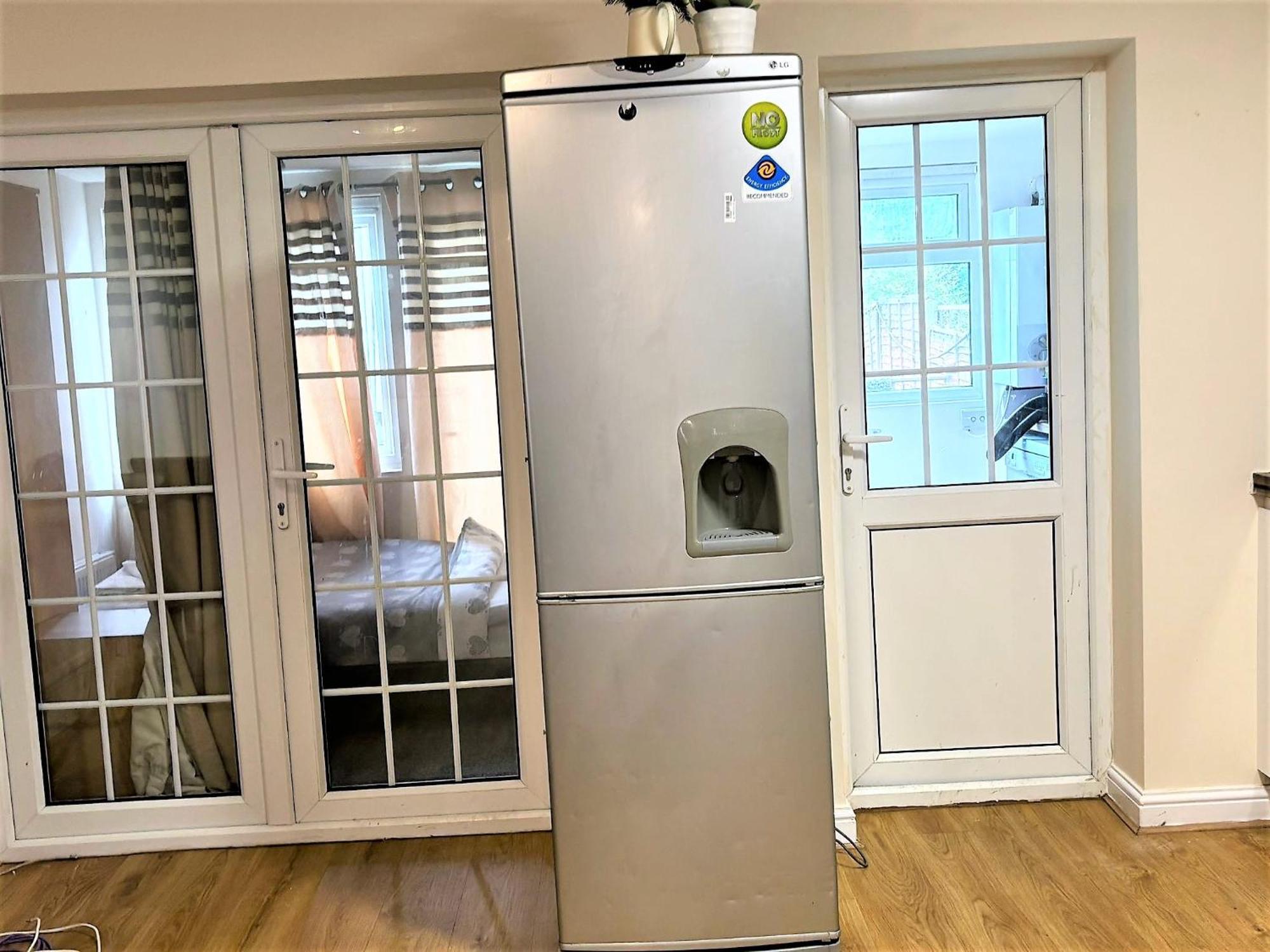 London Luxury 5 Bedroom House 2 Min Walk To The Tube Station Dagenham Eksteriør billede